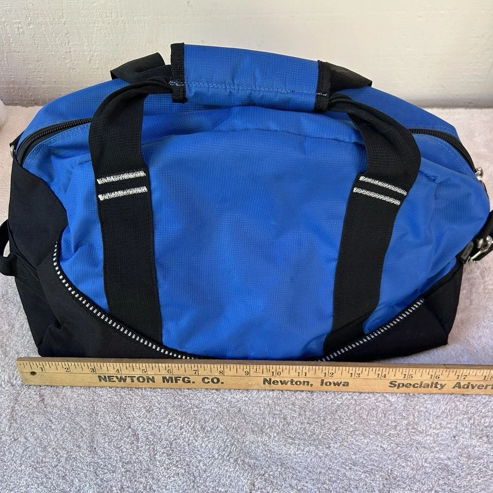 OGIO Half Dome Blue Duffel Bag Gym Sports Travel Carry Wells Fargo Ski Cup EUC